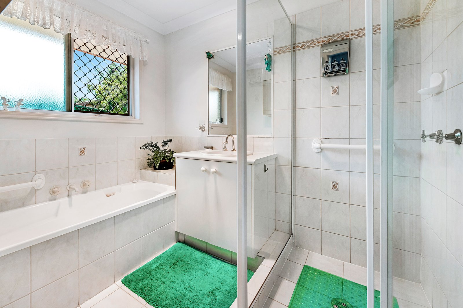 2/12 Navars Street REEDY CREEK 8