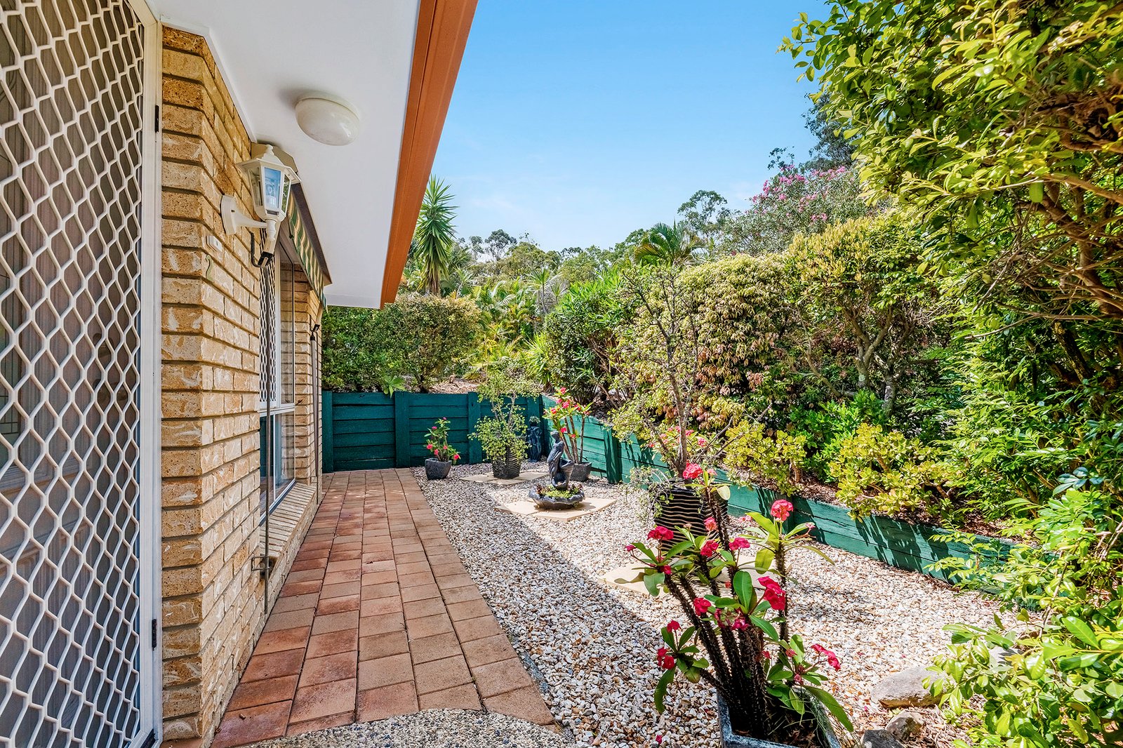 2/12 Navars Street REEDY CREEK 10
