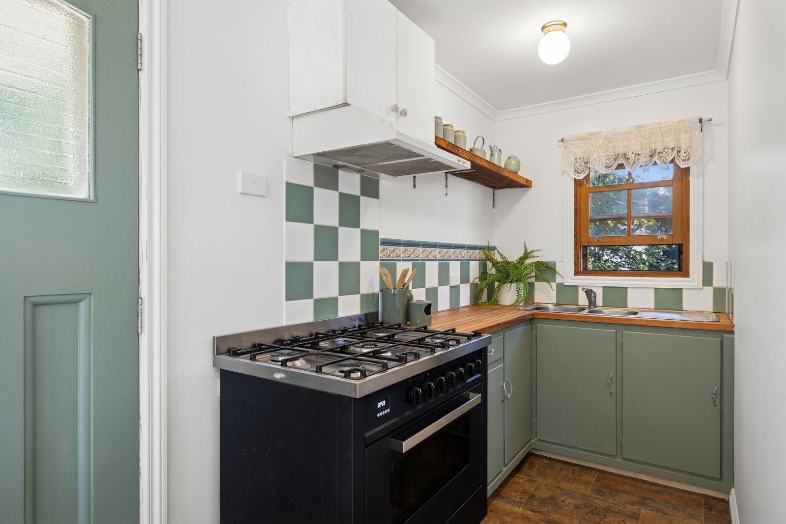 212 Northumberland Road KYNETON 4
