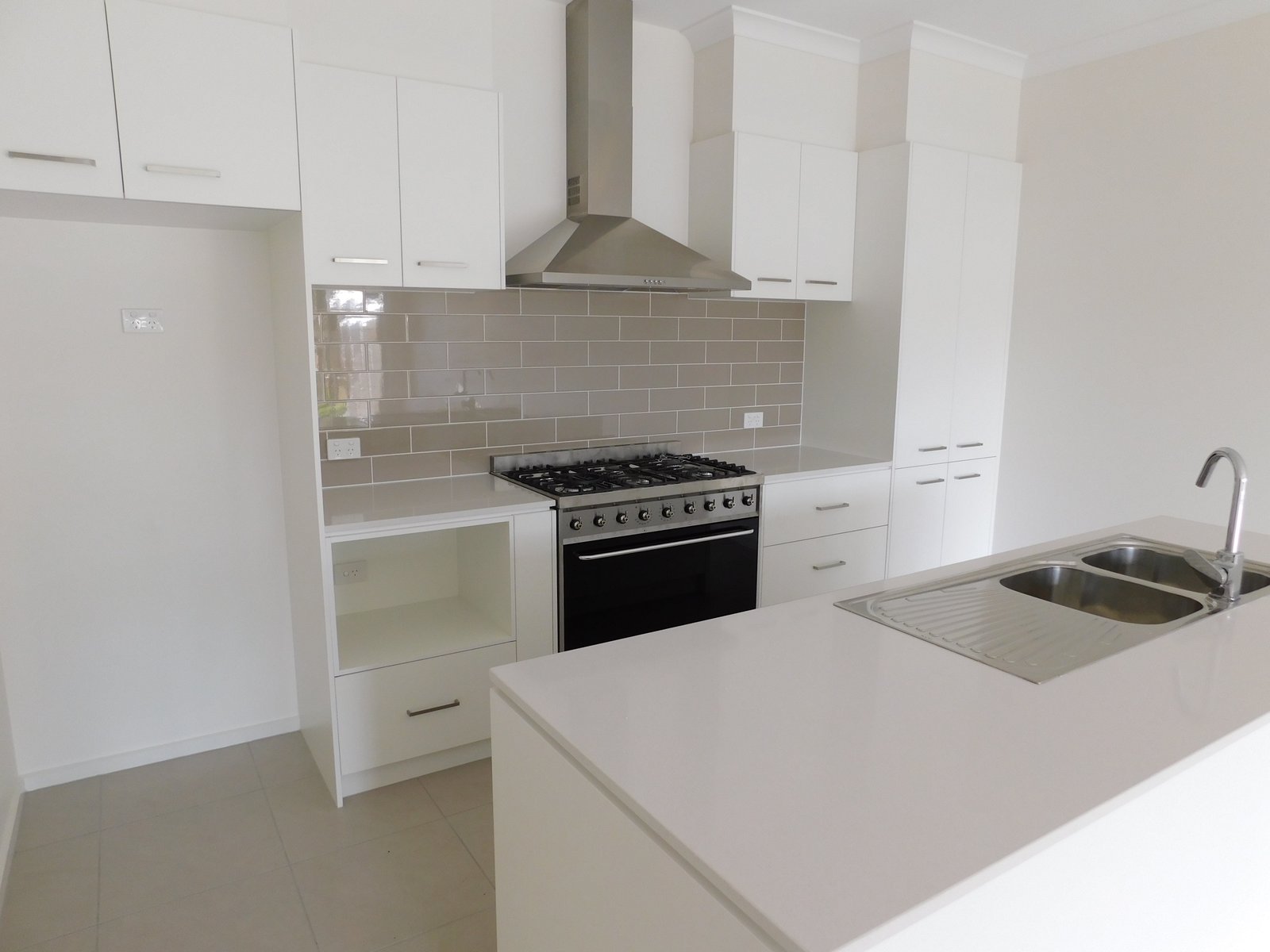 Gallery: 2/12 Patern Street