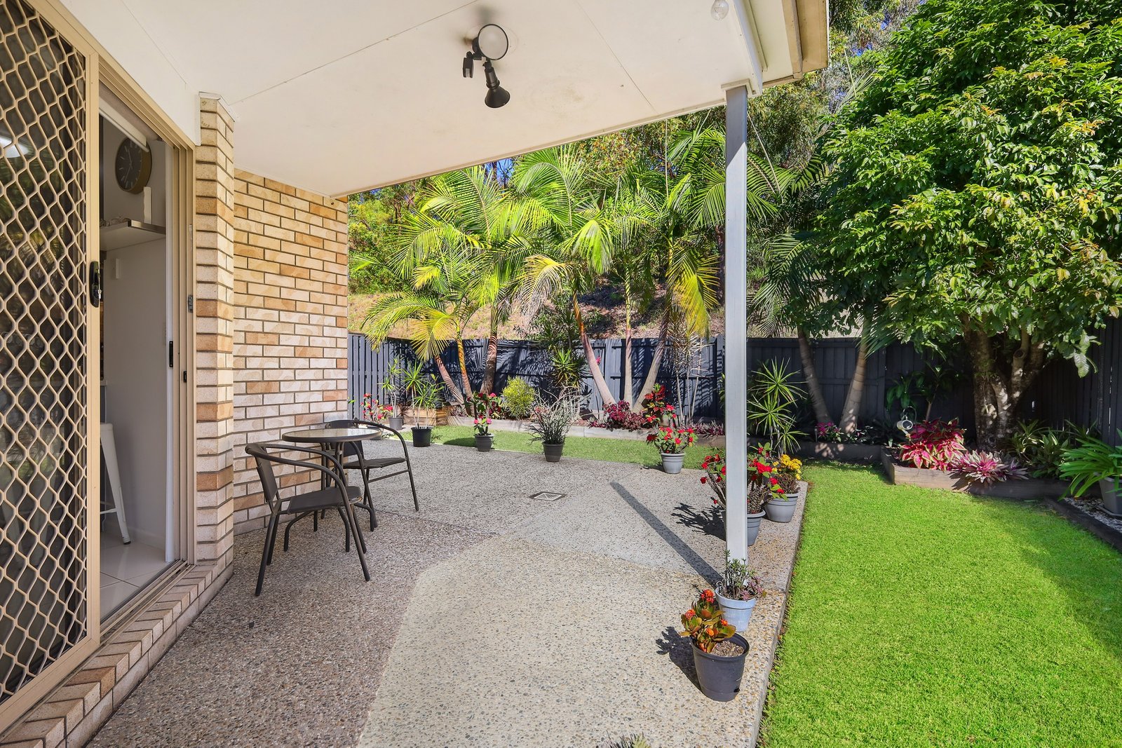 2/12 Pilar Court MOLENDINAR 2