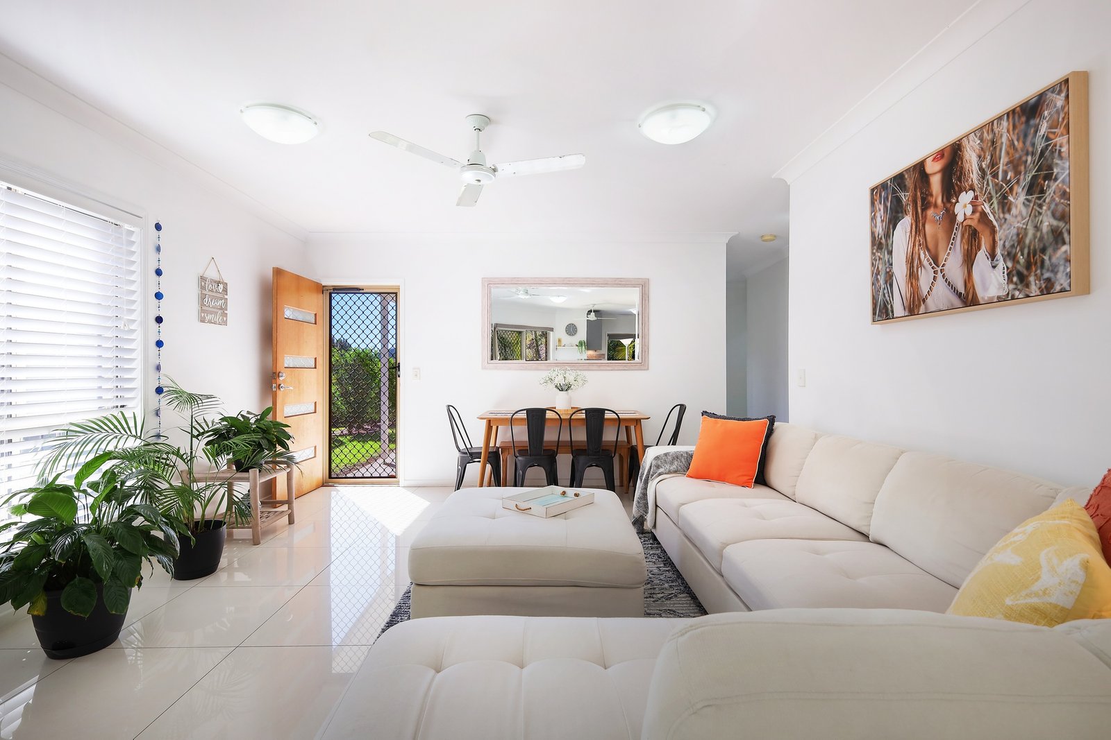 2/12 Pilar Court MOLENDINAR 4