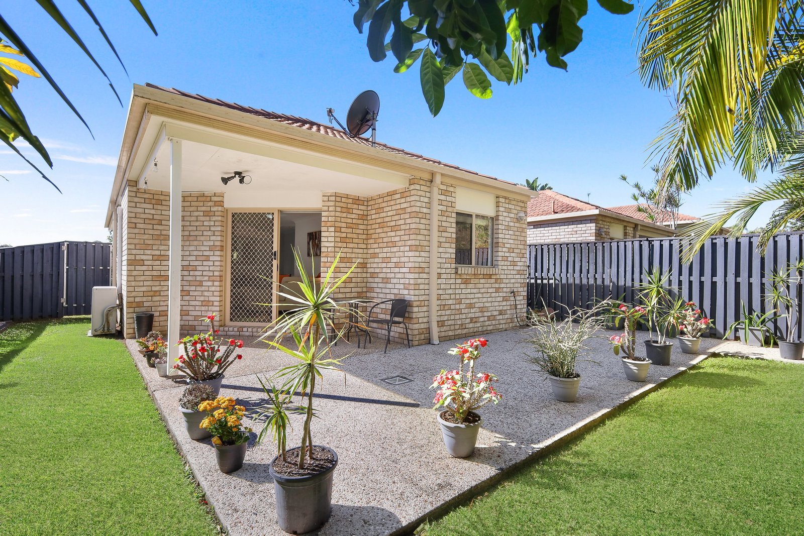 2/12 Pilar Court MOLENDINAR 13