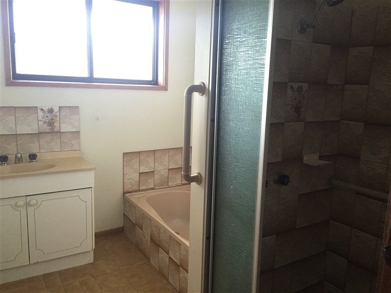 2/12 Retreat Road FLORA HILL 4
