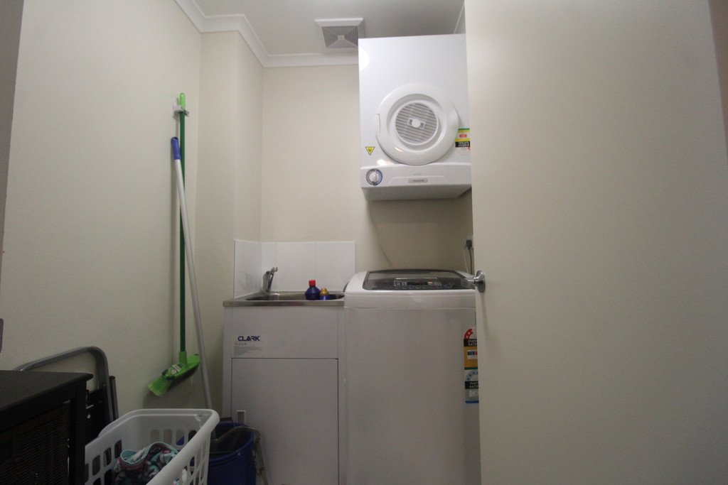 2/12 Rutland Street ALLAWAH 9