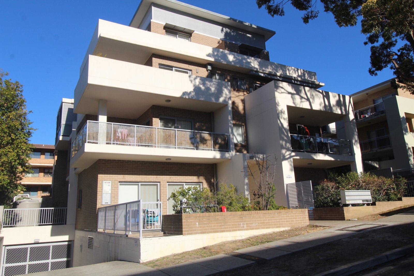 2/12 Rutland Street ALLAWAH 6