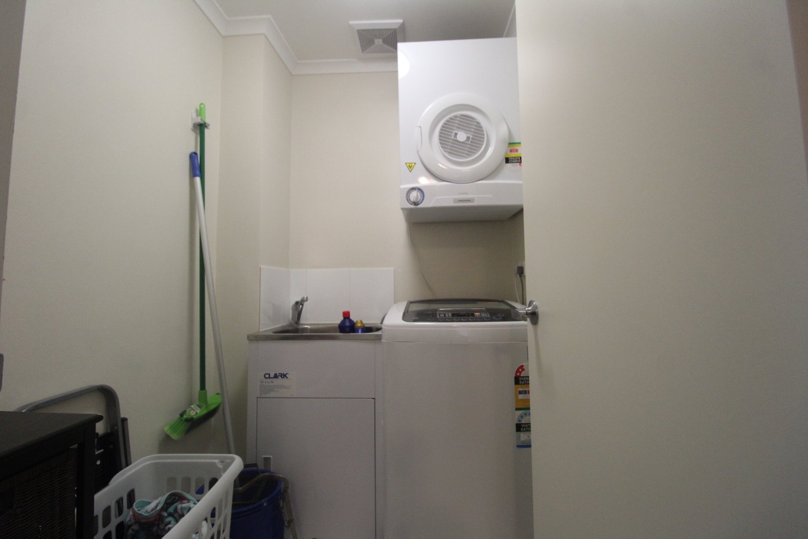 2/12 Rutland Street ALLAWAH 13