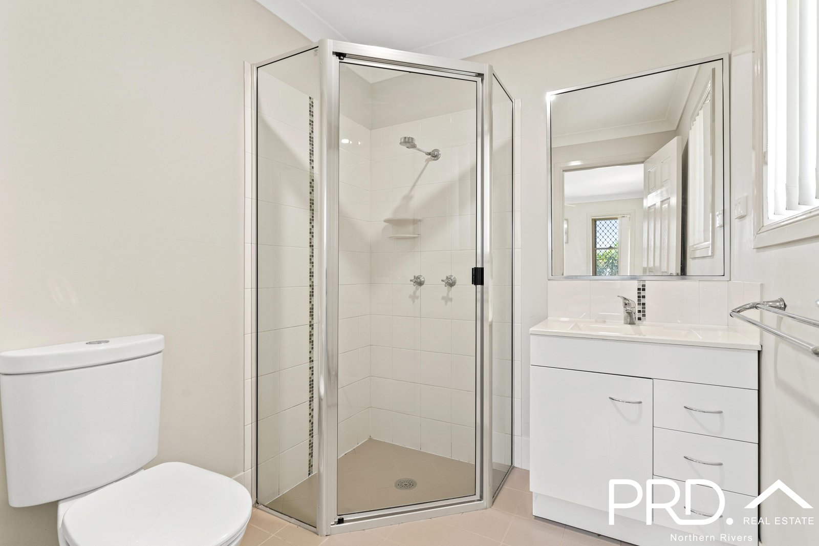 2/12 Shoesmith Close CASINO 7