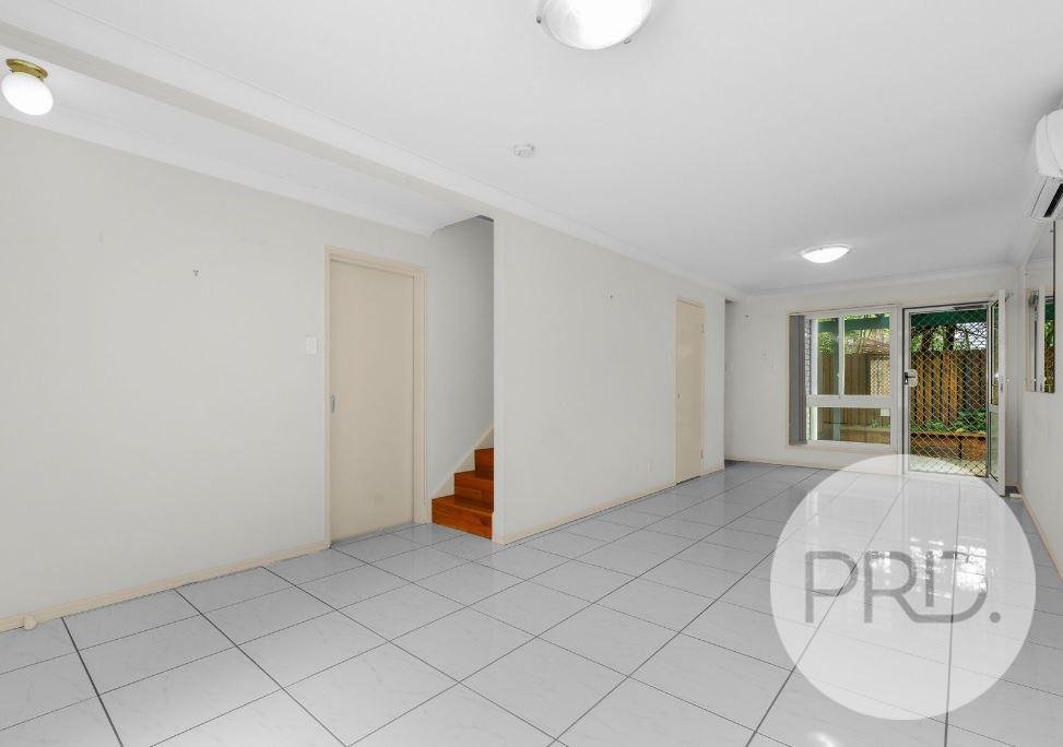 2/12 Silva Street ASCOT 5