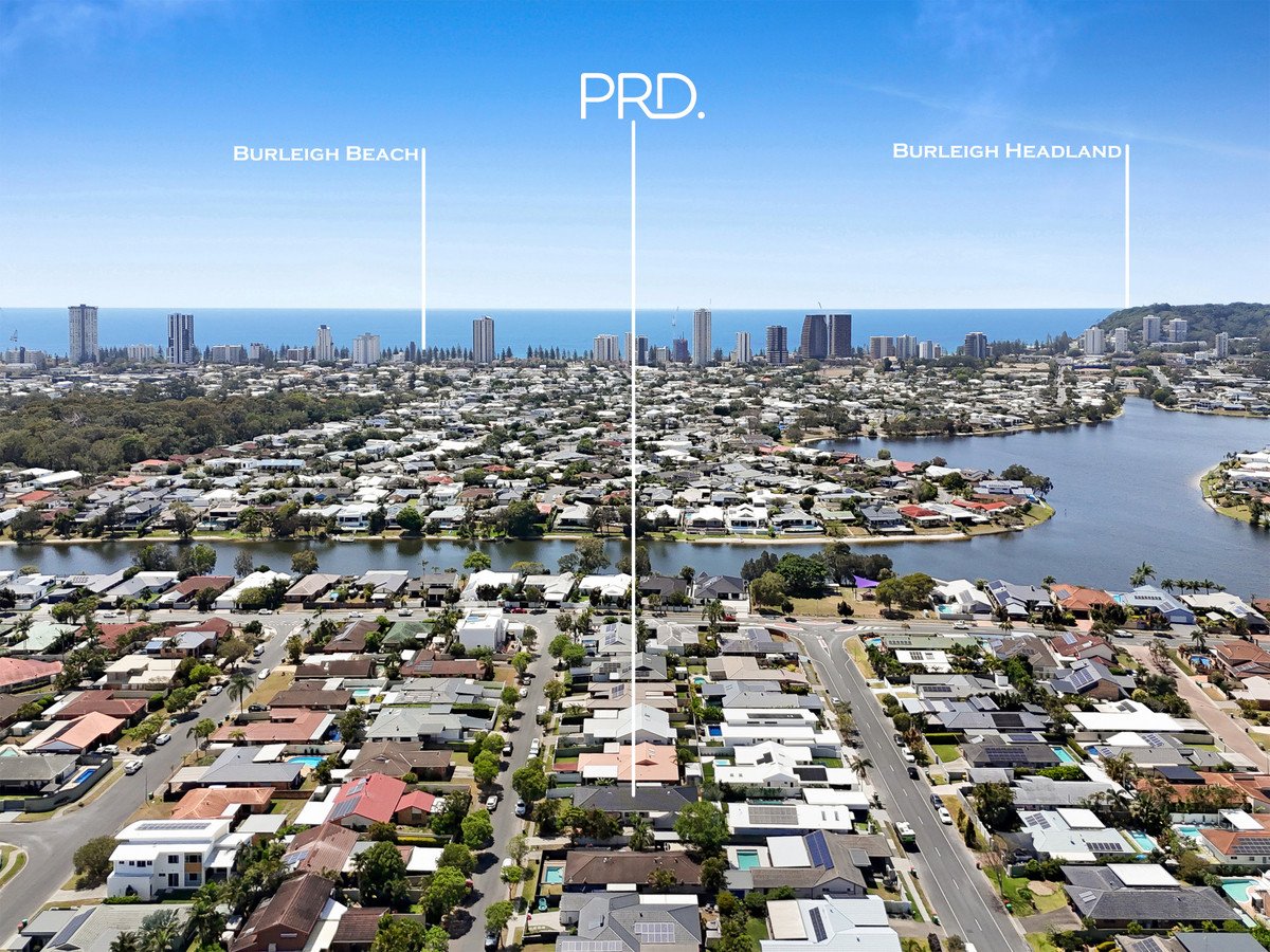 2/12 Wagtail Court BURLEIGH WATERS 3