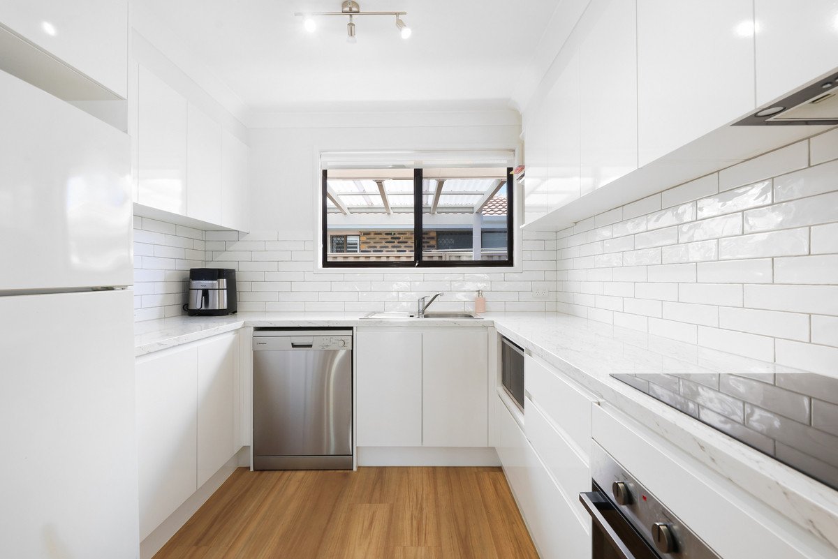 2/12 Wagtail Court BURLEIGH WATERS 5