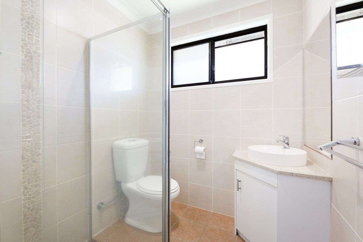 2/12 Wagtail Court BURLEIGH WATERS 8