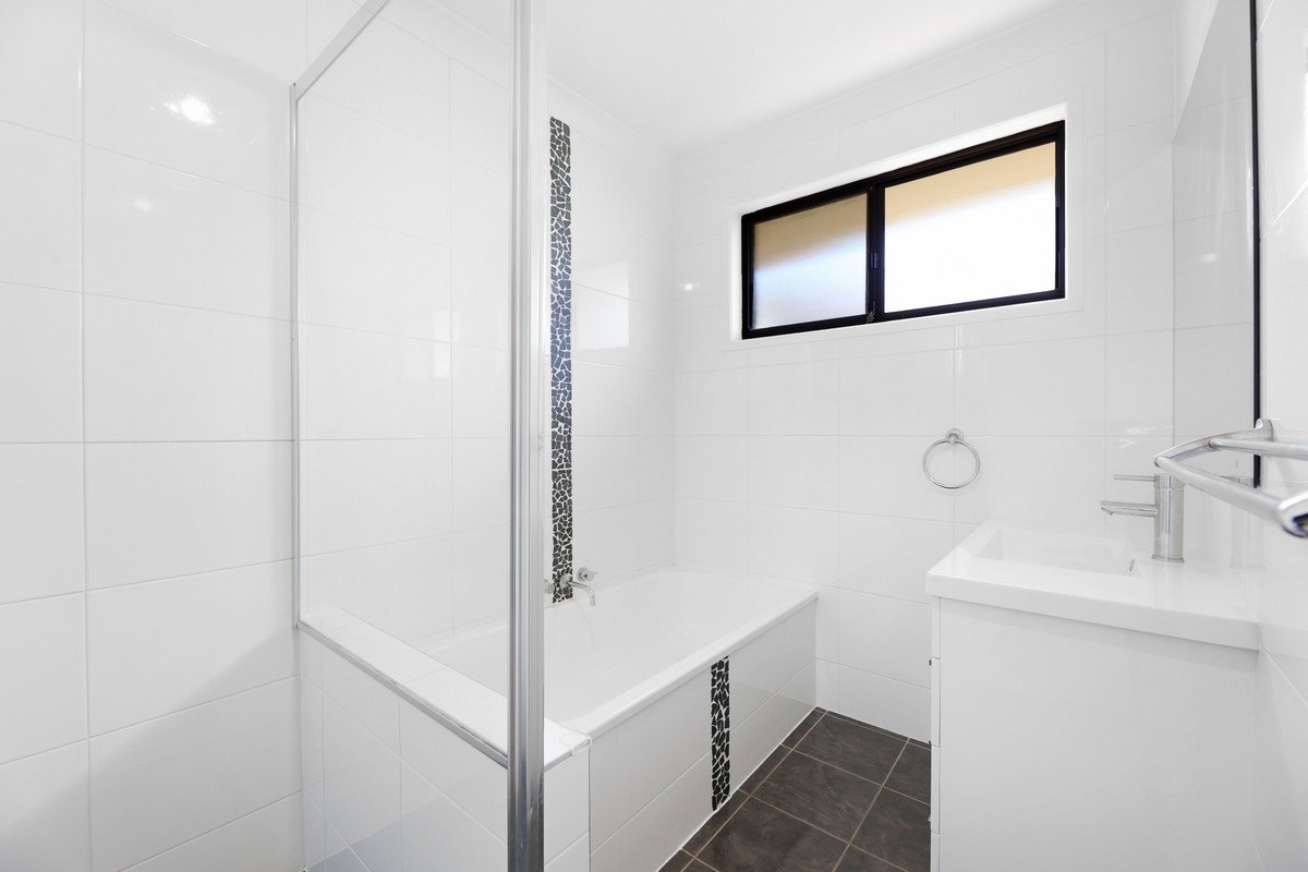 2/12 Wagtail Court BURLEIGH WATERS 11