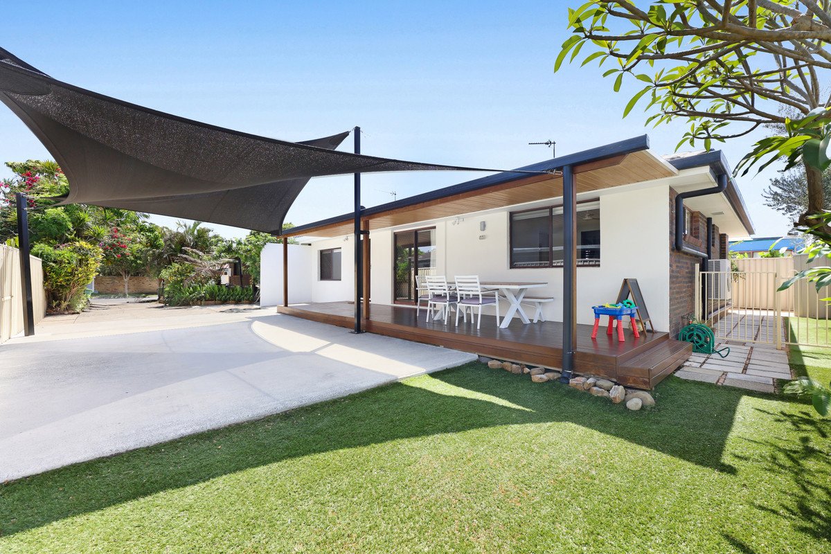 2/12 Wagtail Court BURLEIGH WATERS 16