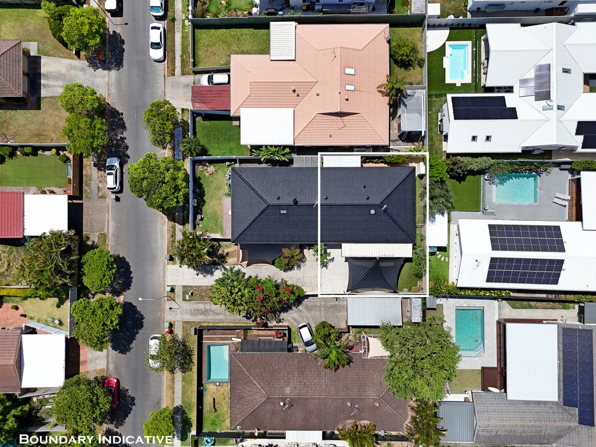 2/12 Wagtail Court BURLEIGH WATERS 17