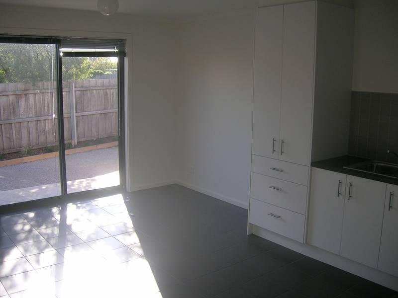 Gallery: 2/12 Warrawee Avenue