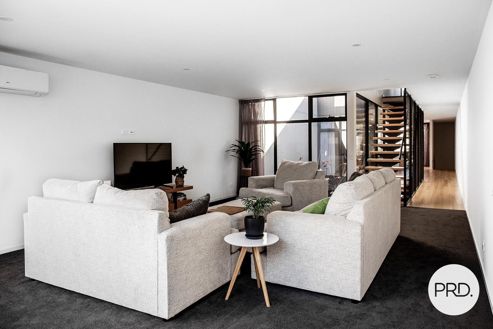 2/12 Warwick Street NORTH HOBART 4