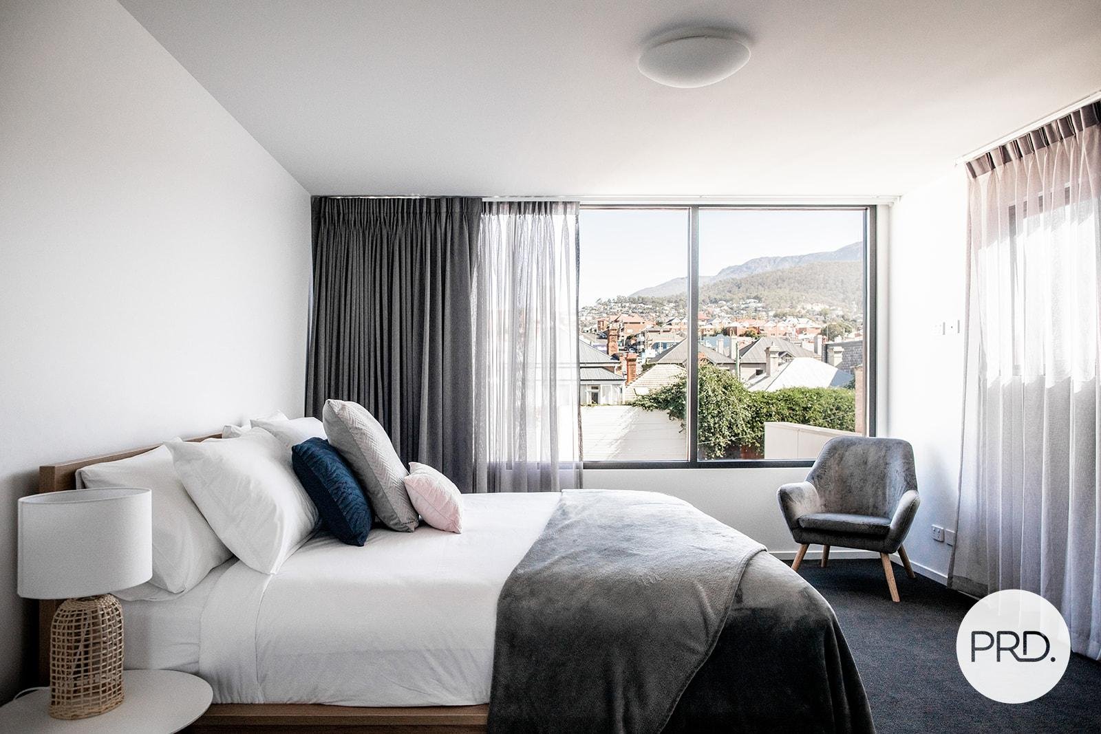 2/12 Warwick Street NORTH HOBART 6