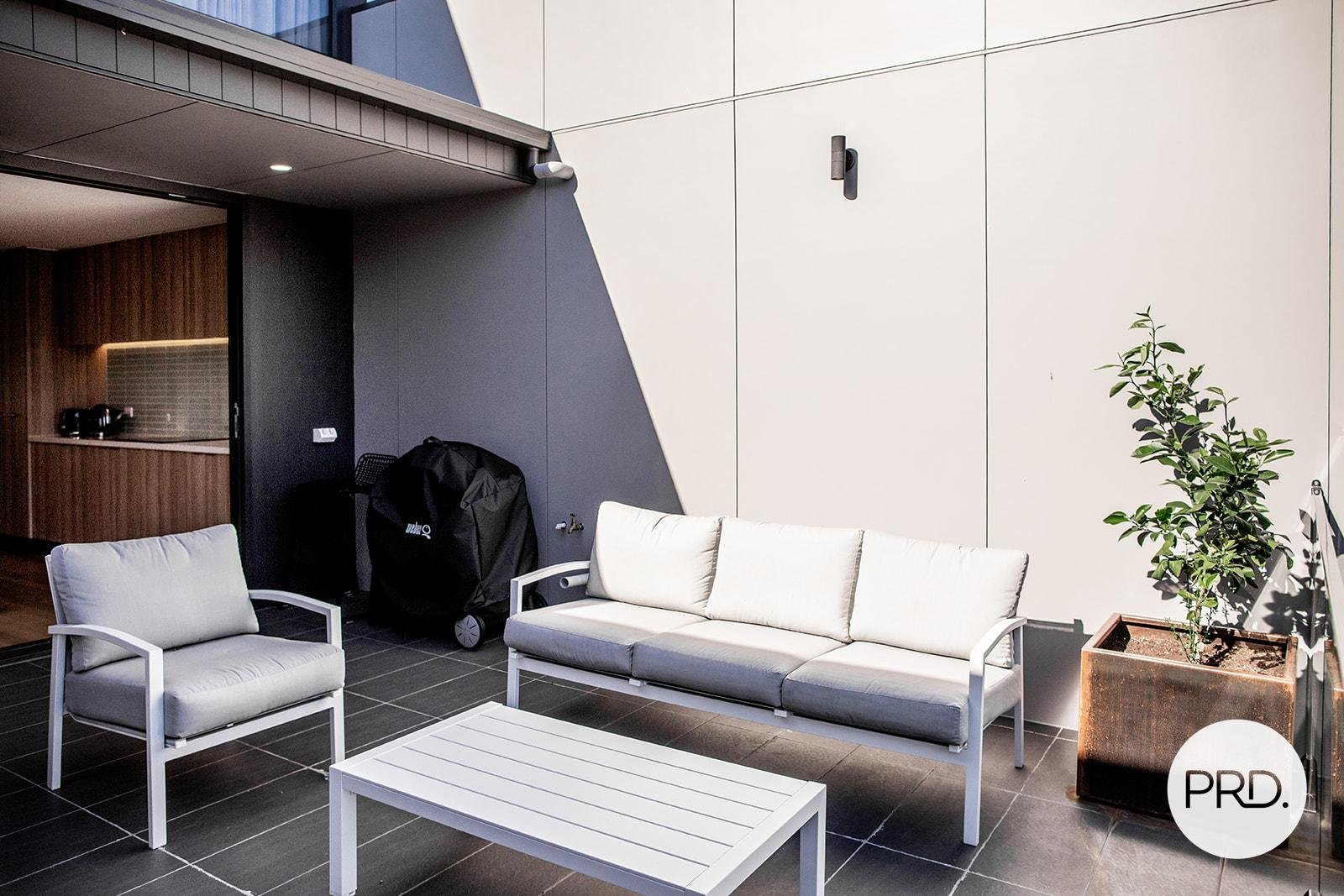 2/12 Warwick Street NORTH HOBART 12