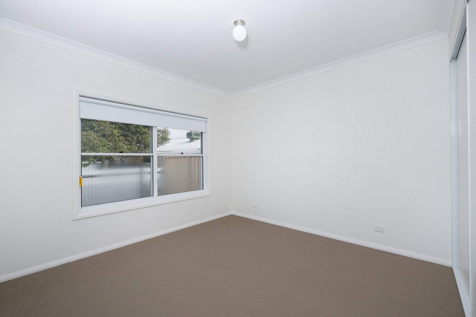 2/120 Alexandra Street EAST ALBURY 5