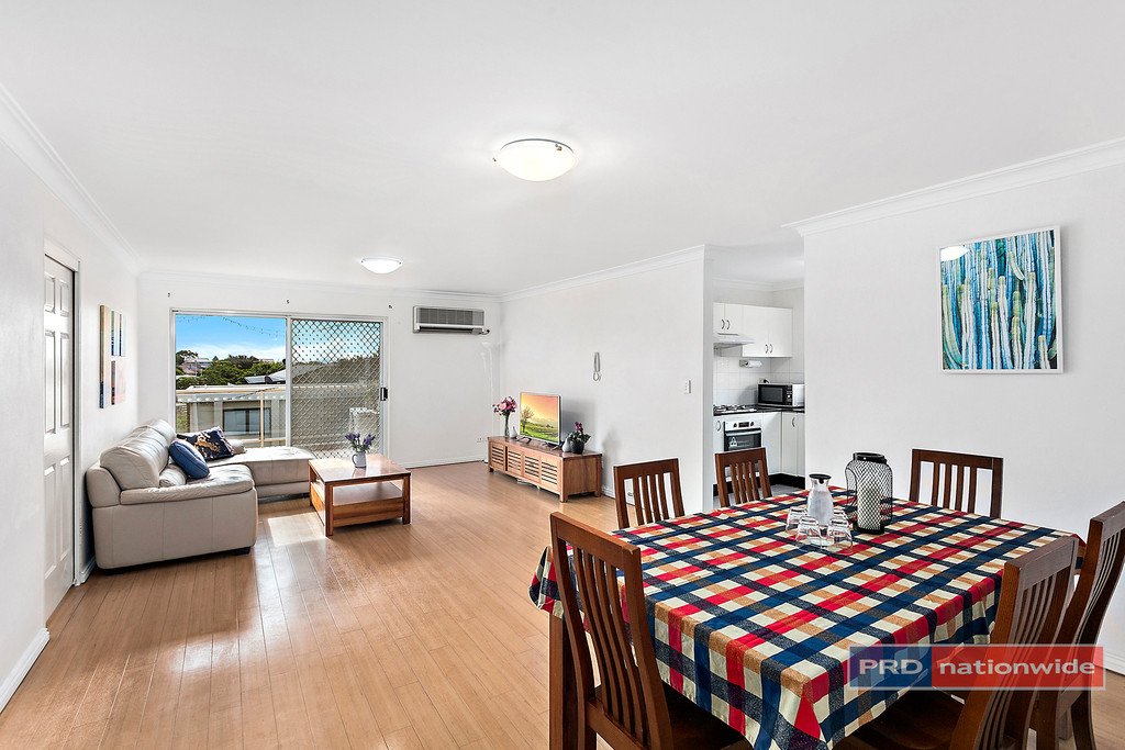 21/20 Dalcassia Street HURSTVILLE 2