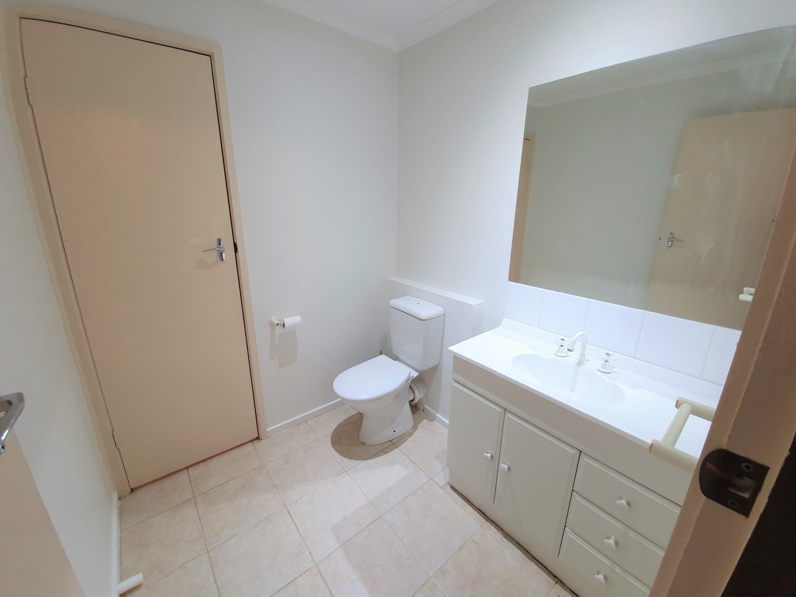 Gallery: 2/120 Ferntree Gully Road