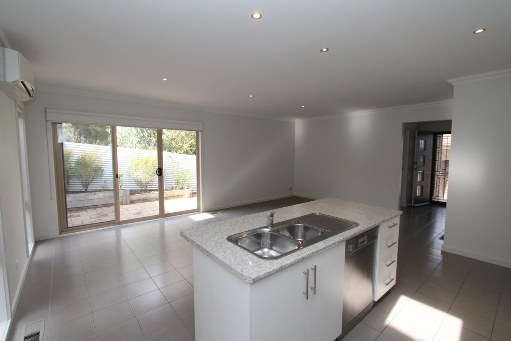 2/1204 Havelock Street BALLARAT NORTH 9