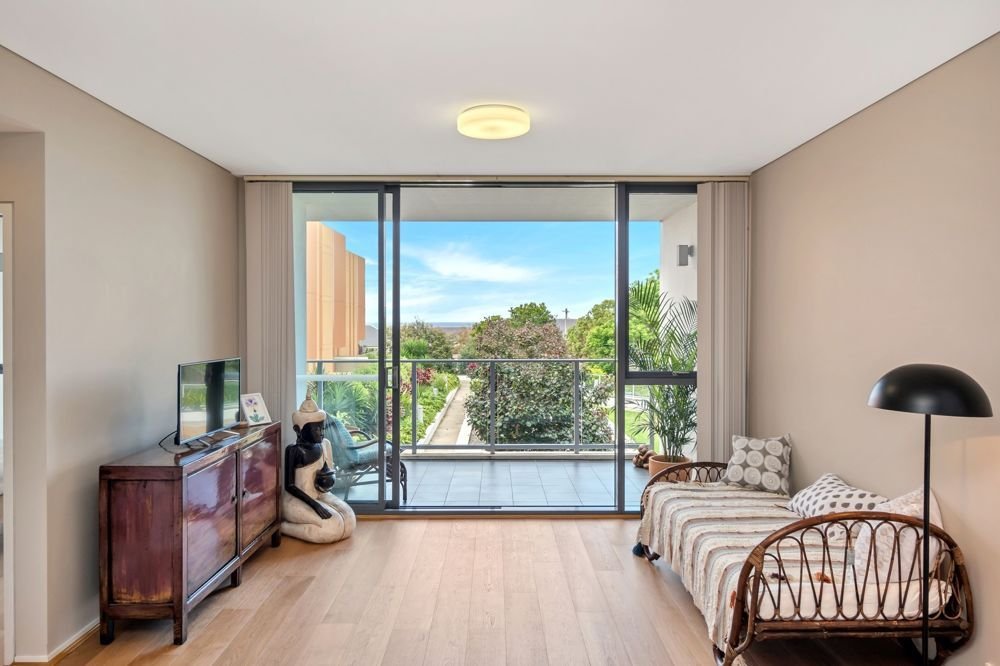 212/1 Pine Avenue LITTLE BAY 2