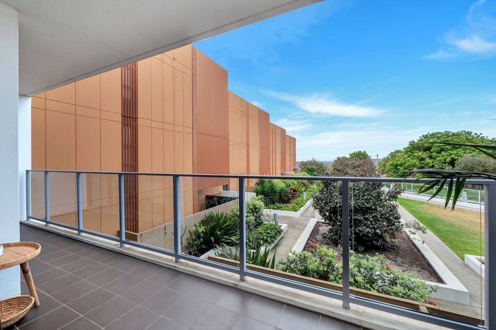 212/1 Pine Avenue LITTLE BAY 4