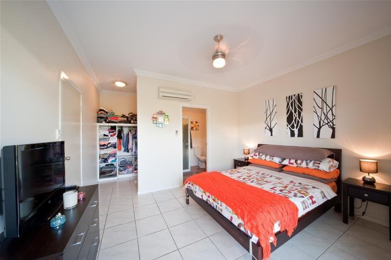 21/21 Shute Harbour Road 'Baybreeze'  CANNONVALE 3