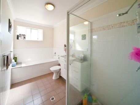 21/21 Shute Harbour Road CANNONVALE 7