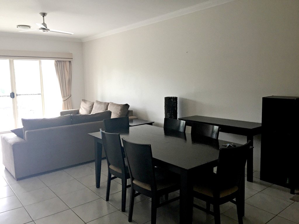 21/21 Shute Harbour Road CANNONVALE 3