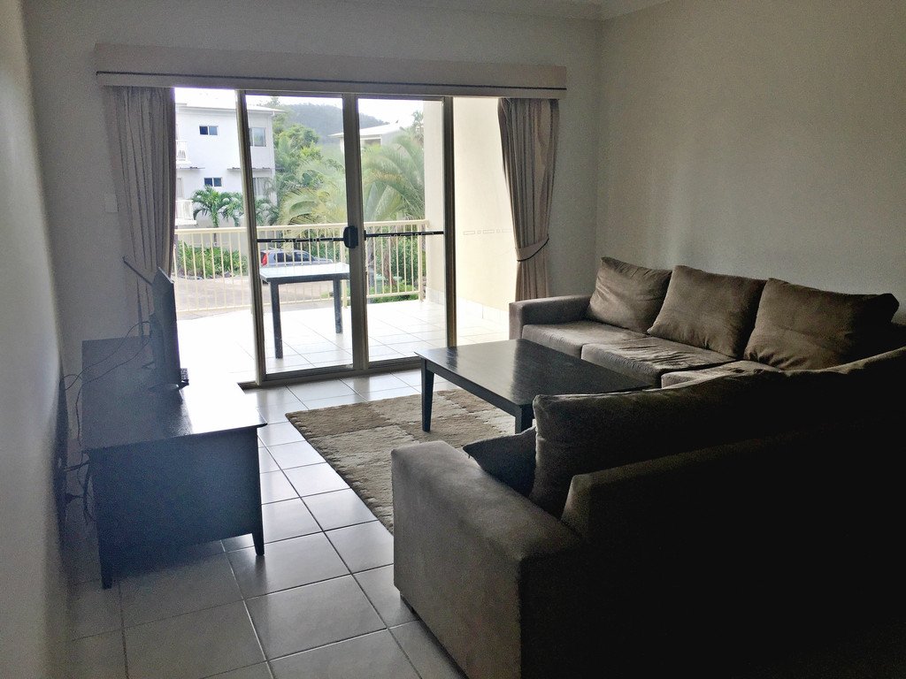 21/21 Shute Harbour Road CANNONVALE 4