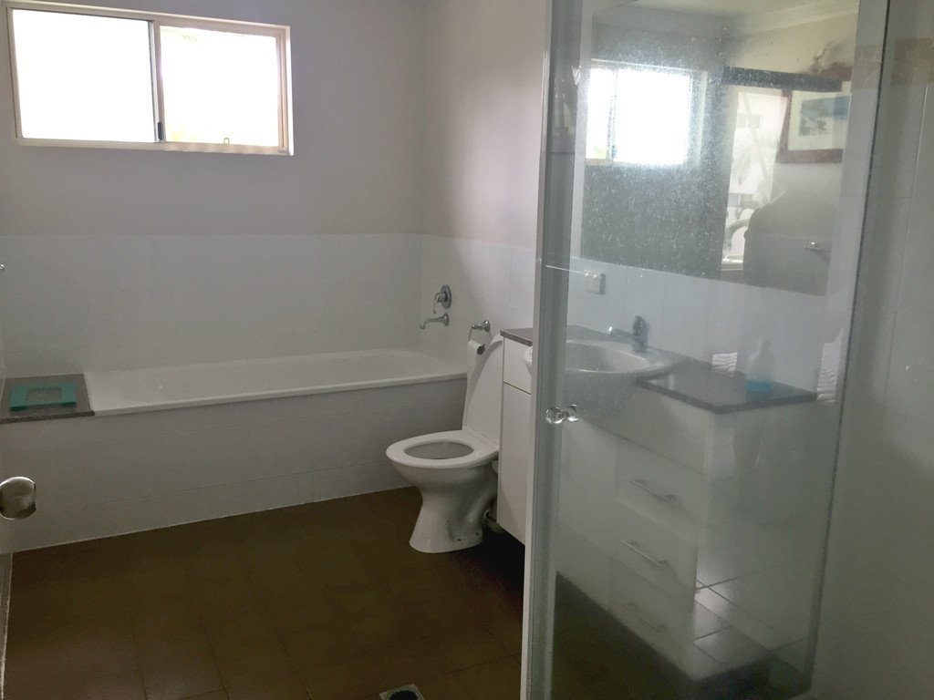 21/21 Shute Harbour Road CANNONVALE 7