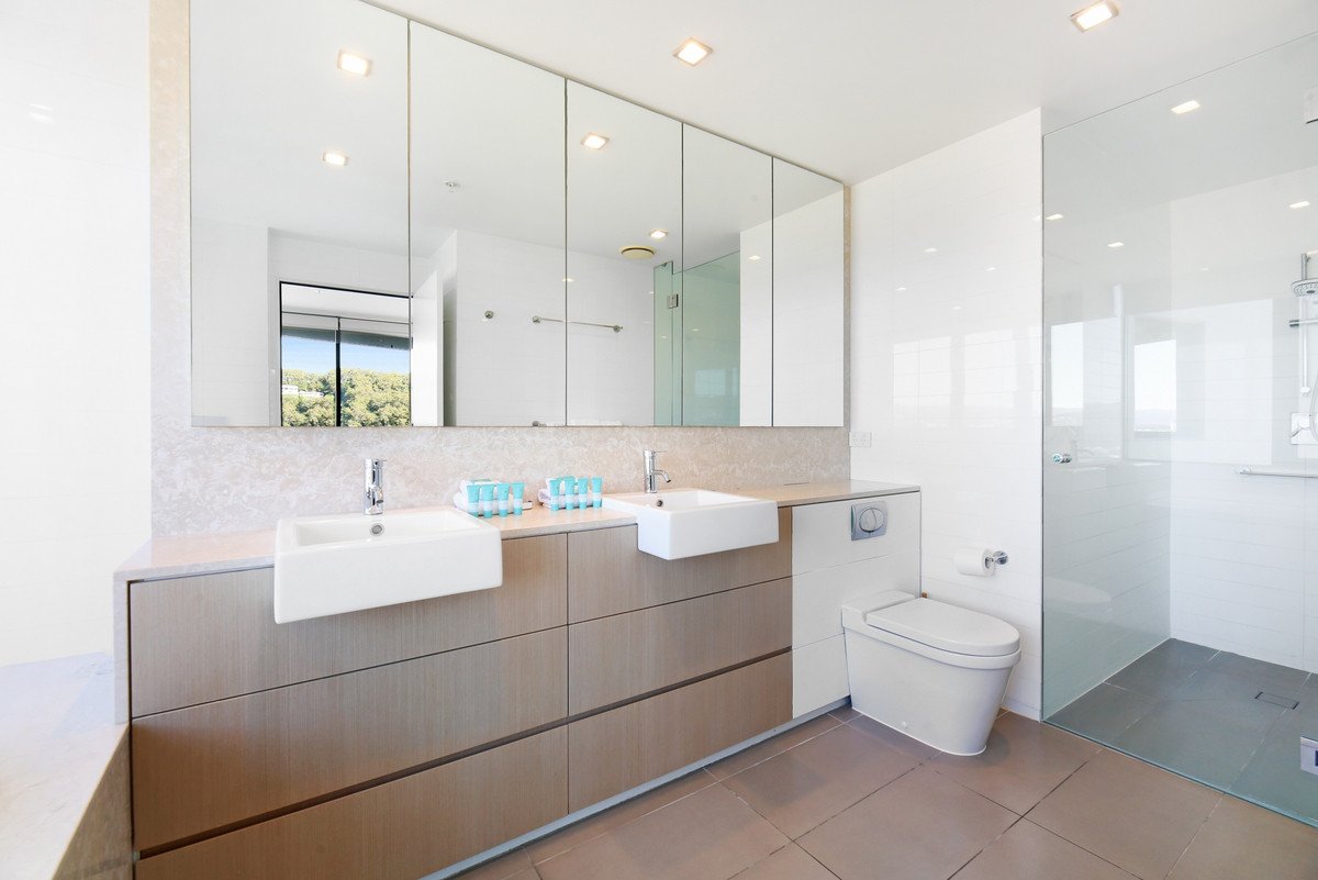 2121/2-14 The Esplanade Burleigh Heads 15