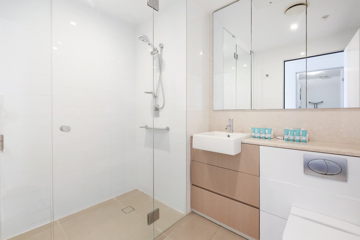 2121/2-14 The Esplanade Burleigh Heads 18