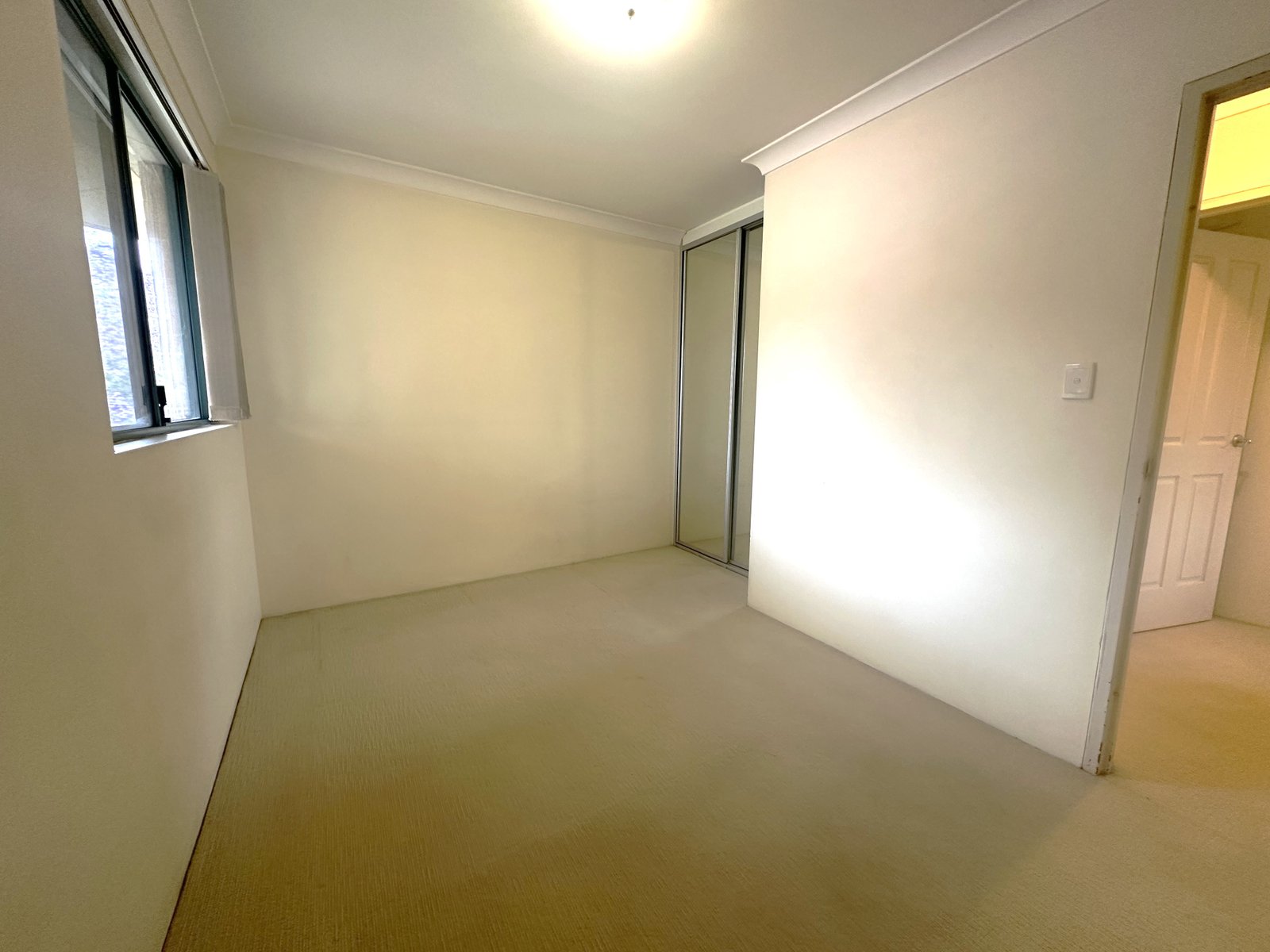 21/22-24 Sarsfield Circuit BEXLEY NORTH 6