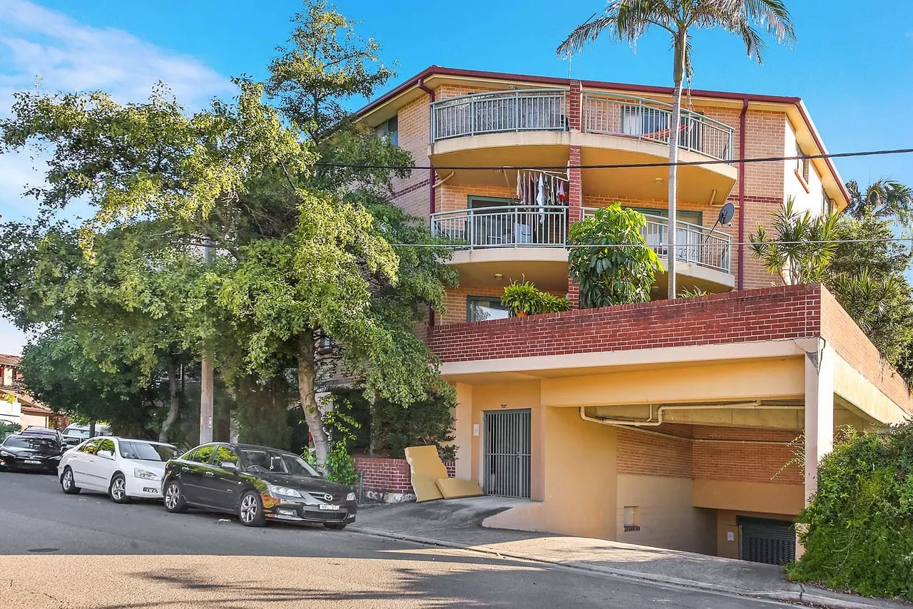 21/22-24 Sarsfield Circuit BEXLEY NORTH 8