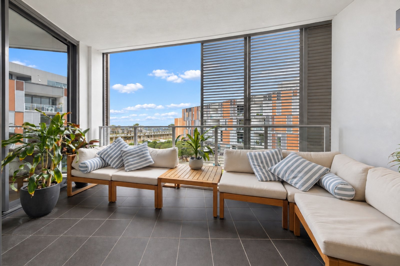 212/2-8 Pine Avenue LITTLE BAY 4