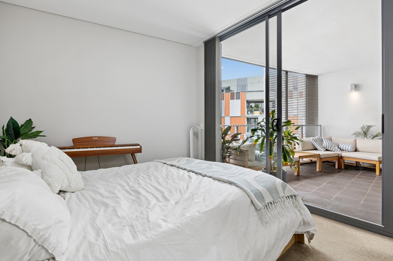212/2-8 Pine Avenue LITTLE BAY 6