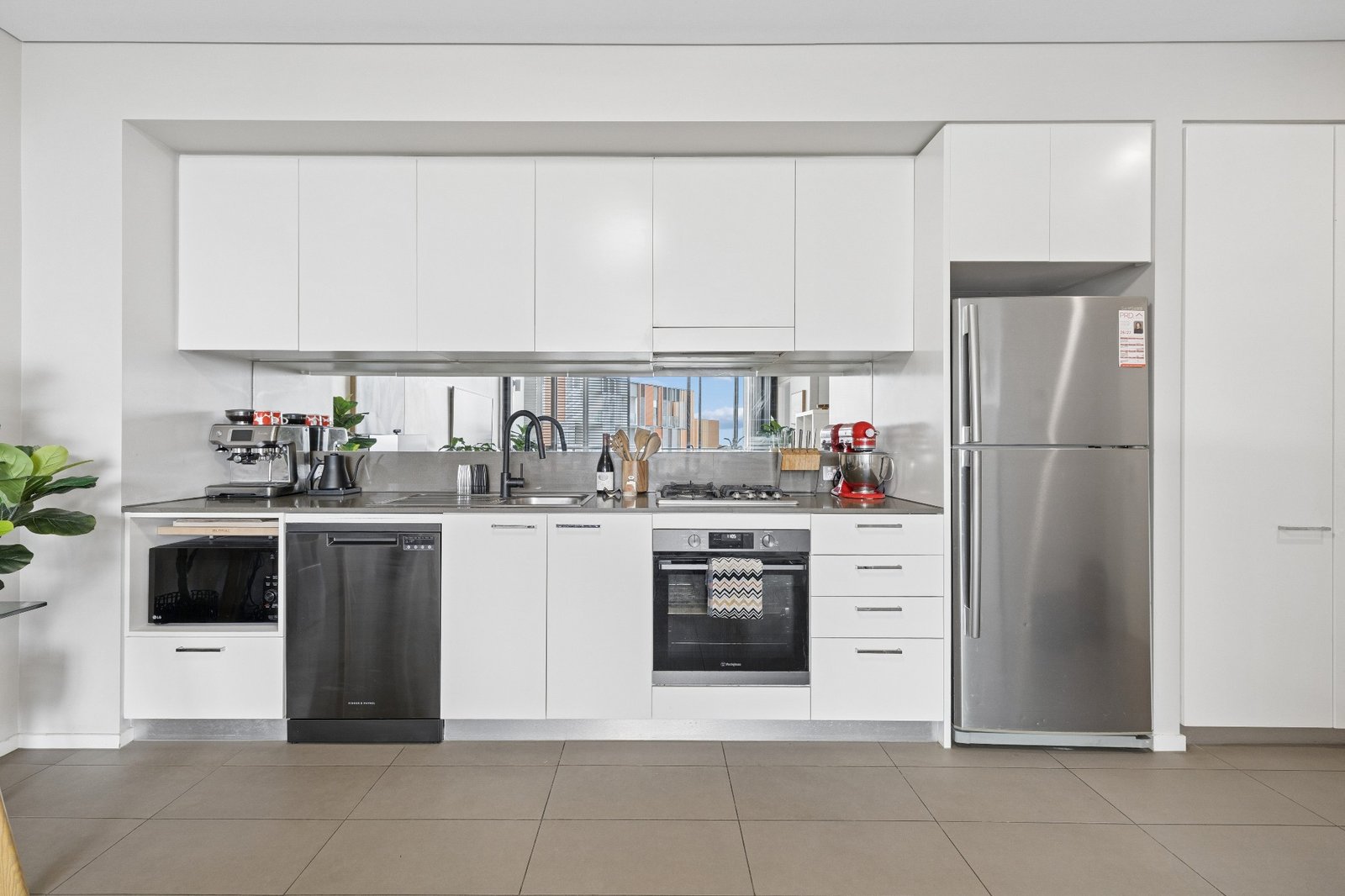 212/2-8 Pine Avenue LITTLE BAY 7
