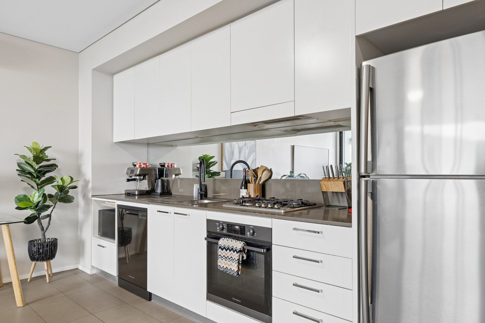 212/2-8 Pine Avenue LITTLE BAY 8