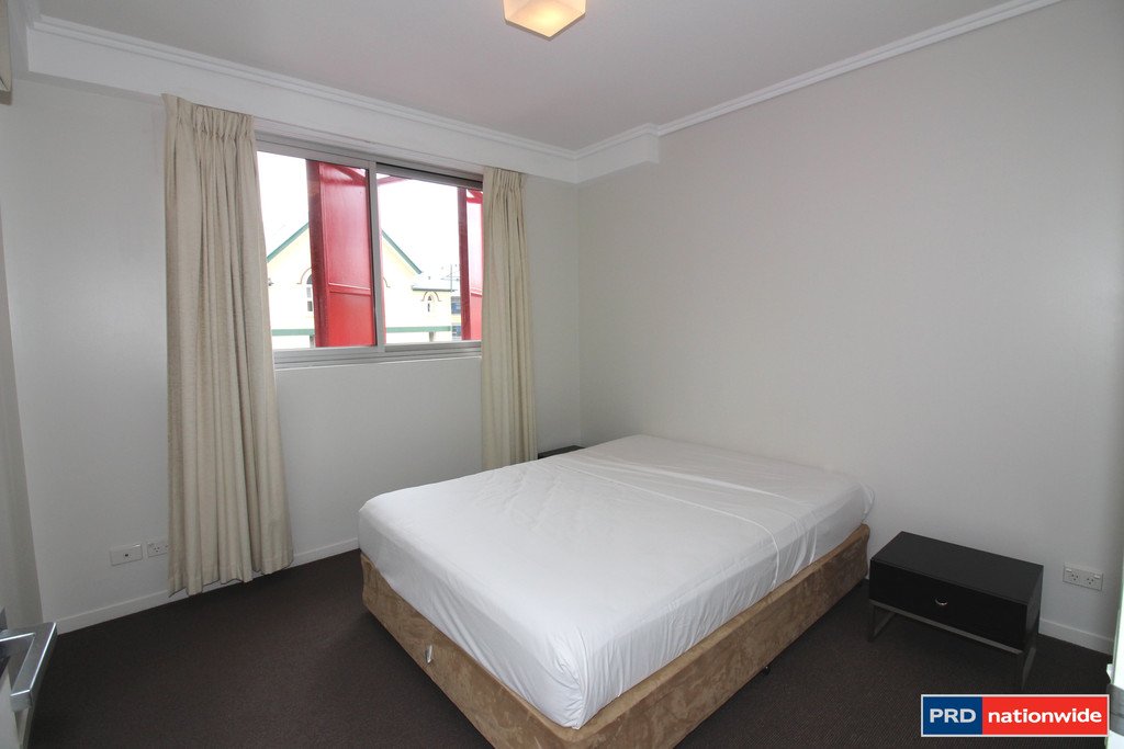 21/22 Barry Pde  FORTITUDE VALLEY 7