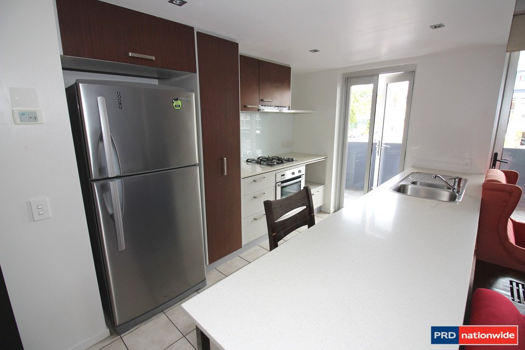 21/22 Barry Pde  FORTITUDE VALLEY 11