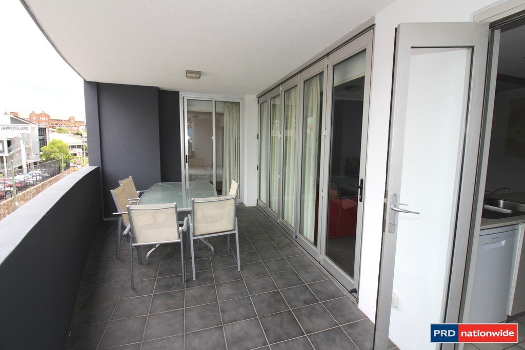 21/22 Barry Pde  FORTITUDE VALLEY 12