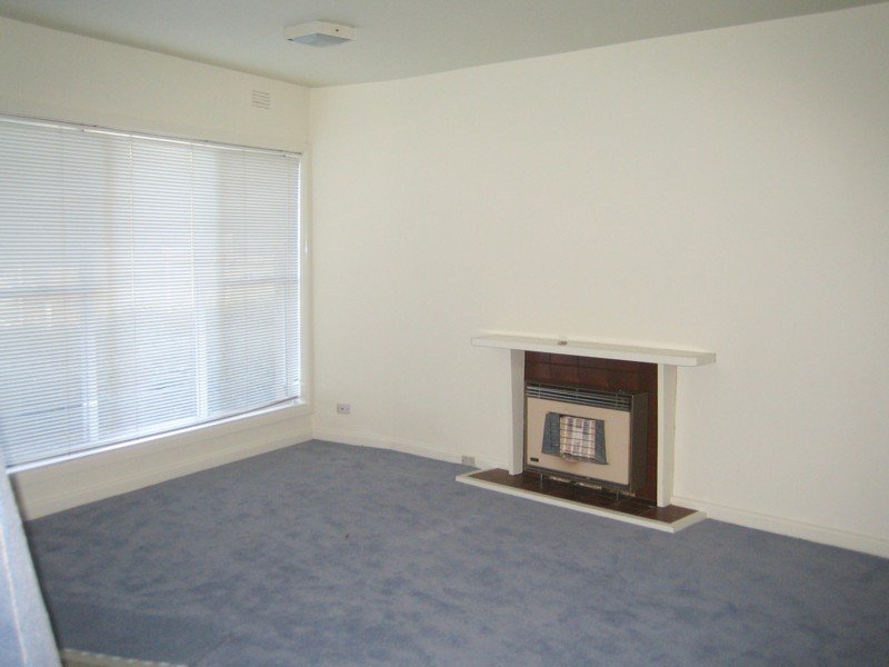 Gallery: 2/122 Beach Road