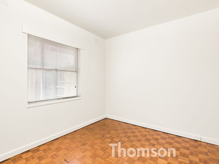 Gallery: 2/122 Beach Road