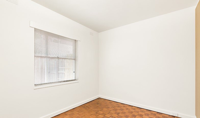 Gallery: 2/122 Beach Road