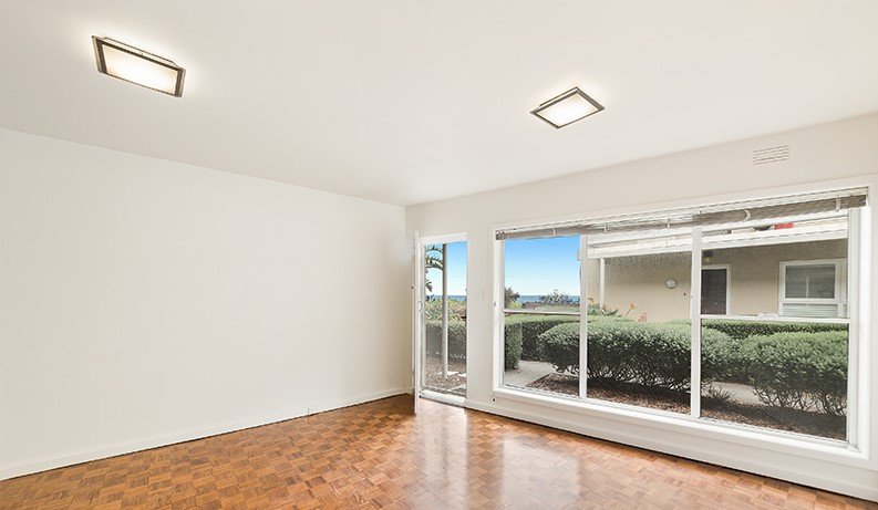 Gallery: 2/122 Beach Road