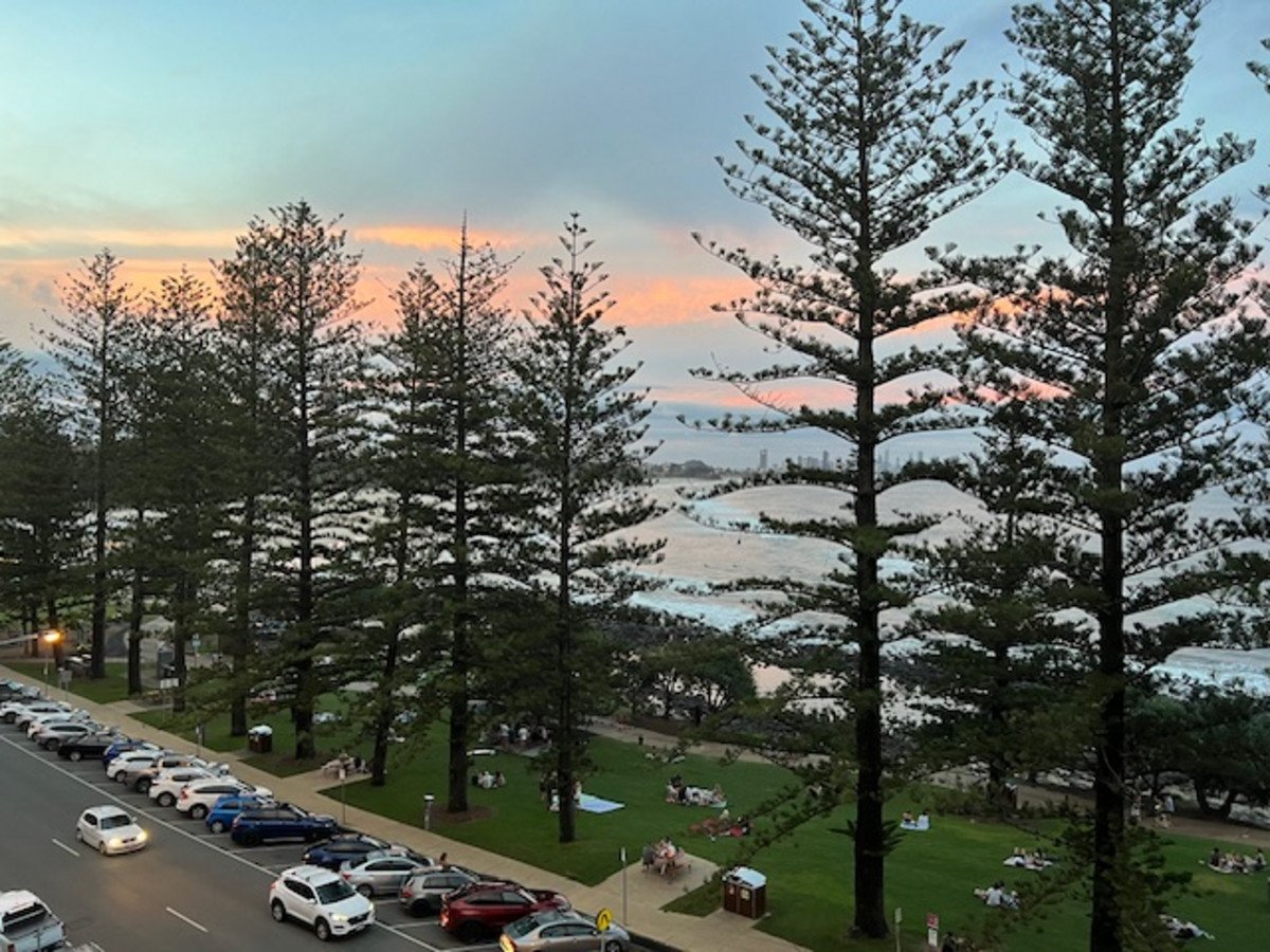 21/22 Goodwin Terrace Burleigh Heads 12